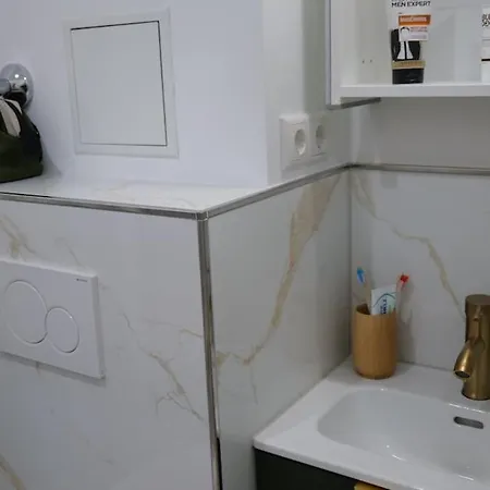 Stilvolle 2-zimmer-wohnung - Tram Vor Der Tuer - Parkplatz - Rainshower - Naehe Universitaet * Kassel