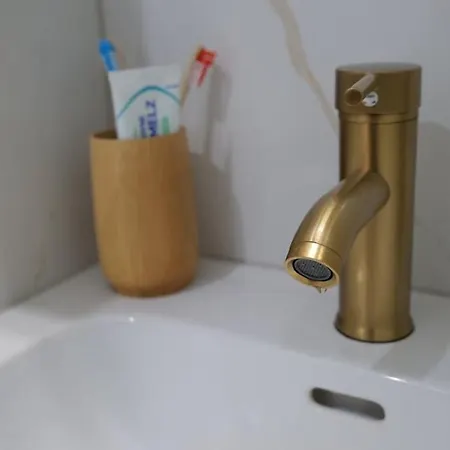 Stilvolle 2-zimmer-wohnung - Tram Vor Der Tuer - Parkplatz - Rainshower - Naehe Universitaet Kassel