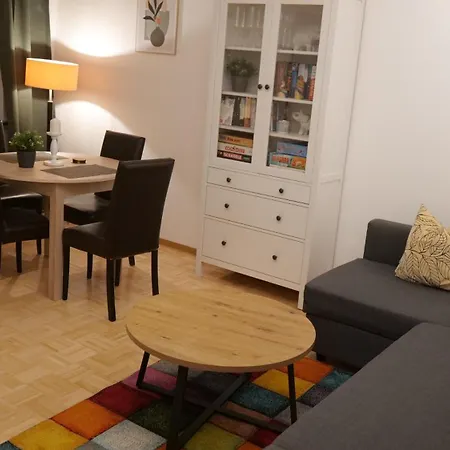 Stilvolle 2-zimmer-wohnung - Tram Vor Der Tuer - Parkplatz - Rainshower - Naehe Universitaet Apartman *