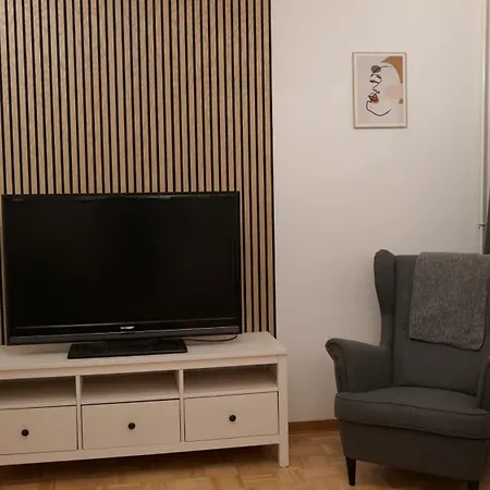 Stilvolle 2-zimmer-wohnung - Tram Vor Der Tuer - Parkplatz - Rainshower - Naehe Universitaet Apartman