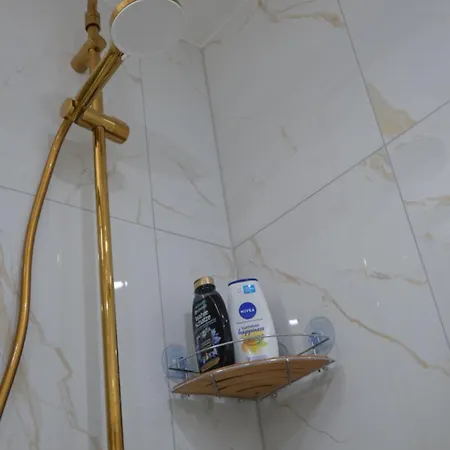 Stilvolle 2-zimmer-wohnung - Tram Vor Der Tuer - Parkplatz - Rainshower - Naehe Universitaet Apartman *